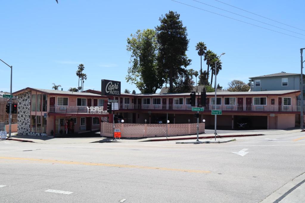 Capri Motel Santa Cruz Beach Boardwalk Main image 1